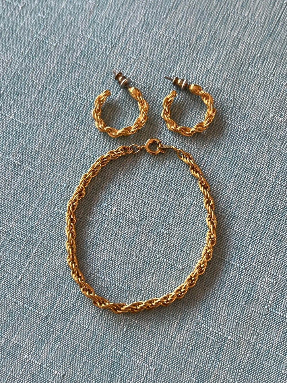 Gold tone 7.5” rope bracelet and hoop earrings set